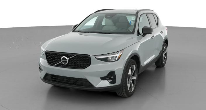 2024 Volvo XC40 B5 Plus -
                  Lorain, OH