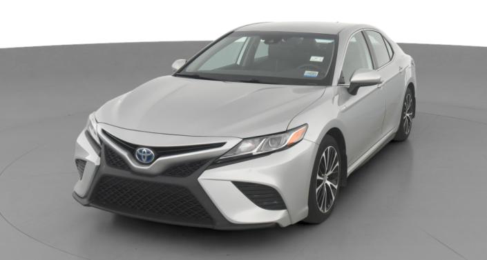 2020 Toyota Camry SE -
                Hebron, OH