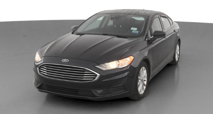 2020 Ford Fusion SE Hero Image