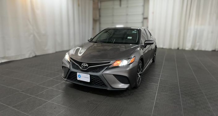 2019 Toyota Camry SE Hero Image