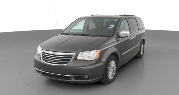 2016 Chrysler Town & Country S -
                Hebron, OH