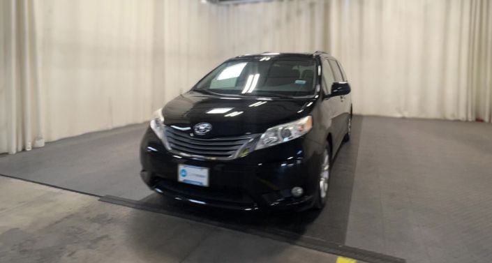 Thumbnail: 2014 Toyota Sienna - 1