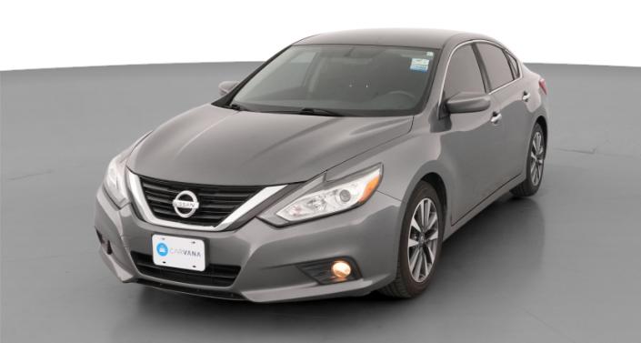 2017 Nissan Altima SV Hero Image