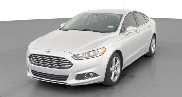 2015 Ford Fusion SE Hero Image