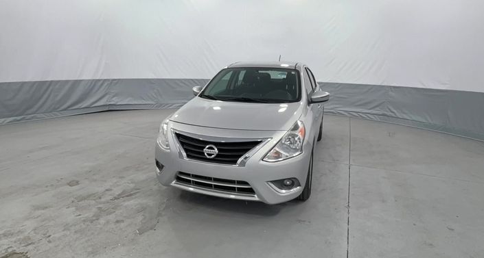2017 Nissan Versa SL Hero Image