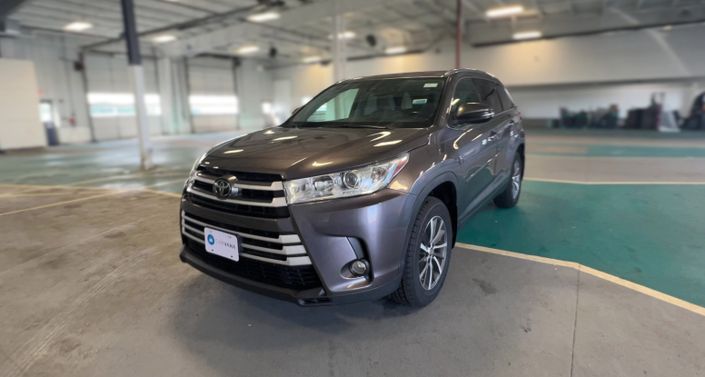 2019 Toyota Highlander XLE Hero Image