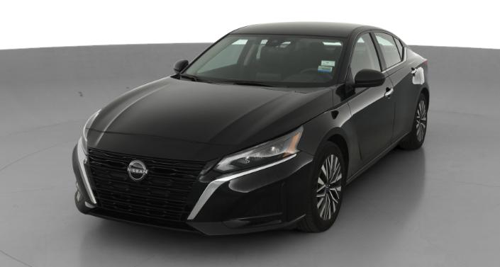 2024 Nissan Altima SV Hero Image