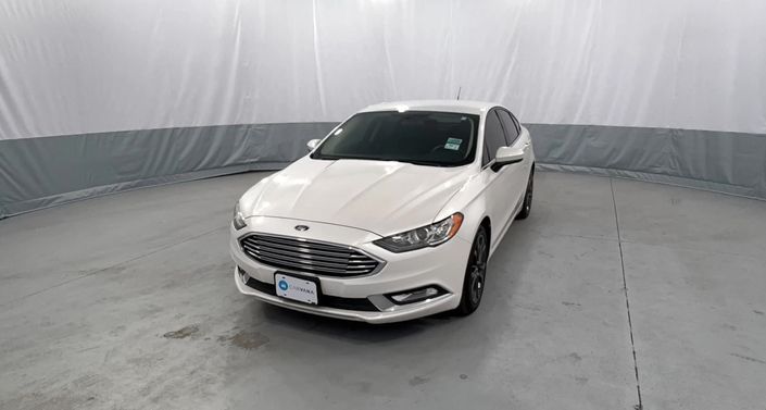 2018 Ford Fusion SE Hero Image