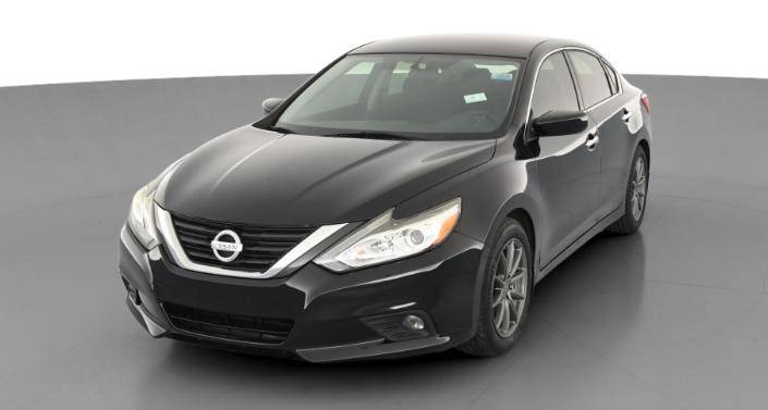 2016 Nissan Altima SV Hero Image