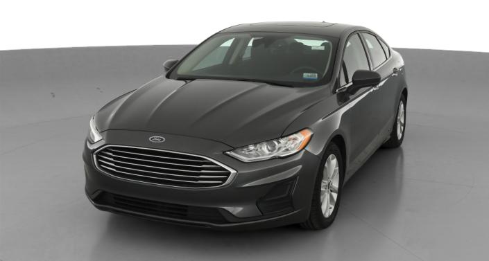2020 Ford Fusion SE Hero Image