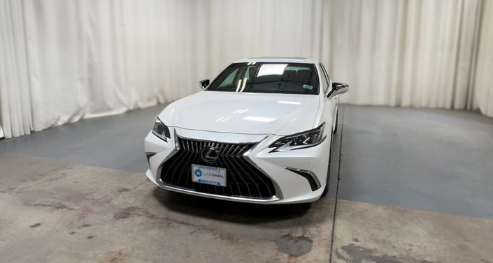 2022 Lexus ES Hybrid 300h Hero Image
