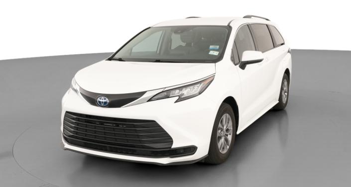2023 Toyota Sienna LE -
                Auburn, GA