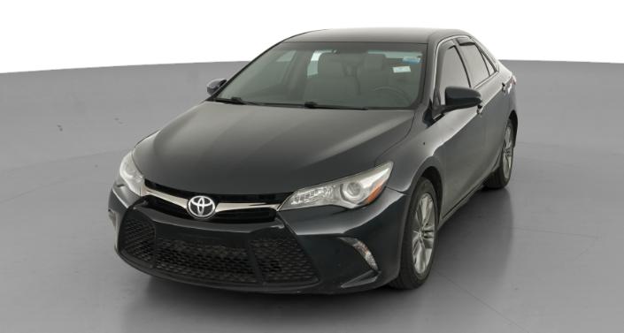 2016 Toyota Camry SE Hero Image