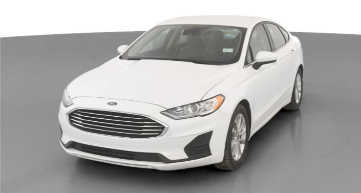 2019 Ford Fusion SE Hero Image