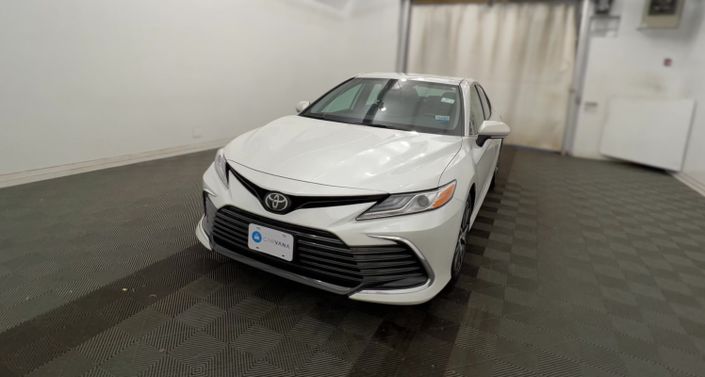 2022 Toyota Camry XLE Hero Image