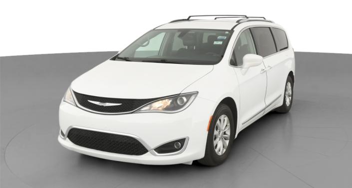 2019 Chrysler Pacifica Touring L Hero Image