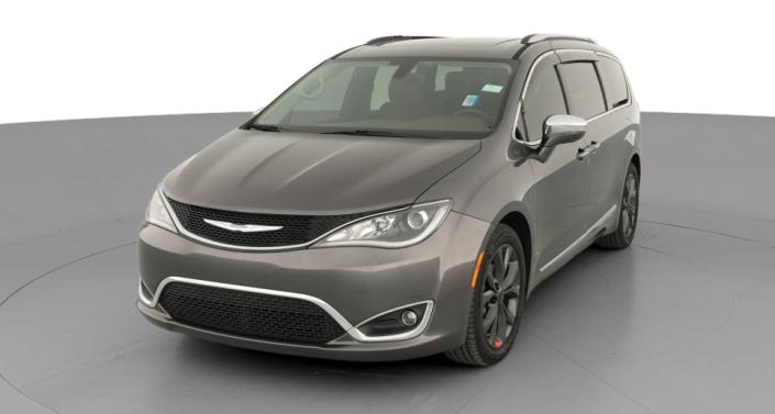 2017 Chrysler Pacifica Limited Hero Image