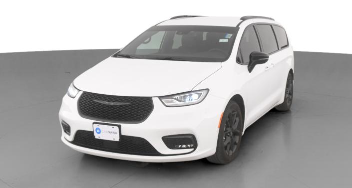 2024 Chrysler Pacifica Touring L Hero Image