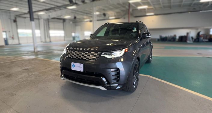 2024 Land Rover Discovery Metropolitan Edition Hero Image