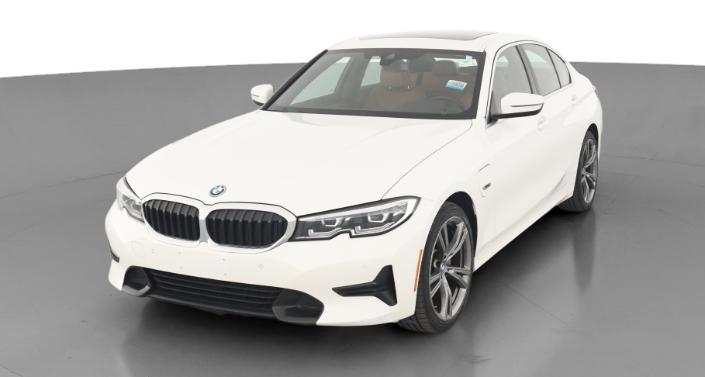 2022 BMW 3 Series 330e xDrive Hero Image