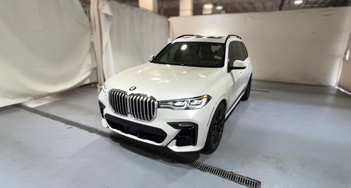 2019 BMW X7 xDrive40i Hero Image