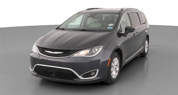2019 Chrysler Pacifica Touring L Hero Image
