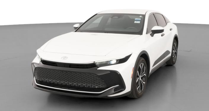 2023 Toyota Crown XLE Hero Image