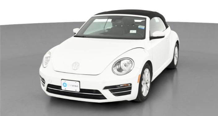 2019 Volkswagen Beetle SE Hero Image
