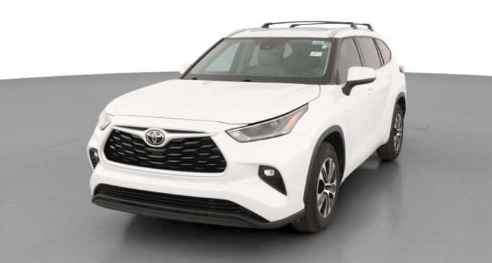 2021 Toyota Highlander XLE Hero Image