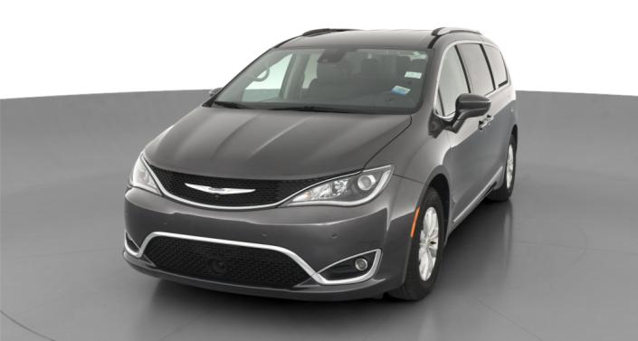 2019 Chrysler Pacifica Touring L Hero Image
