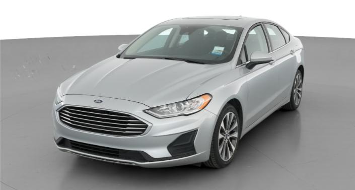 2020 Ford Fusion SE Hero Image