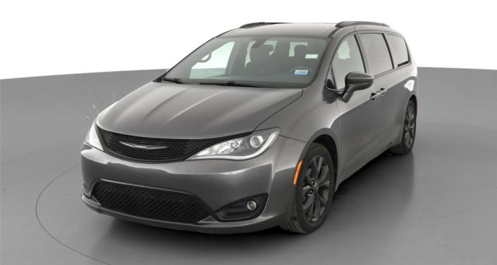 2018 Chrysler Pacifica Touring Plus -
                  Lorain, OH