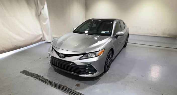 2021 Toyota Camry XLE Hero Image