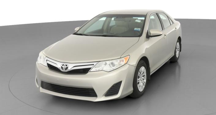 2014 Toyota Camry LE Hero Image