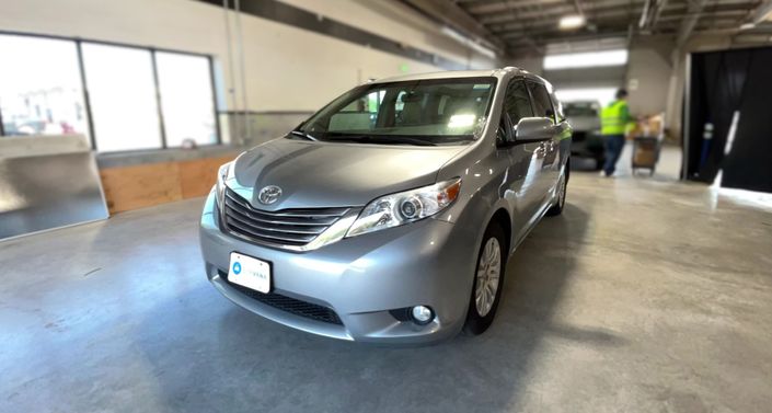 2015 Toyota Sienna XLE Hero Image