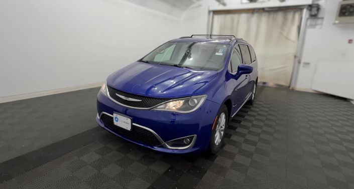2018 Chrysler Pacifica Touring L Hero Image