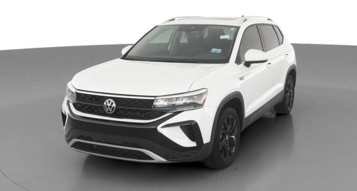 2022 Volkswagen Taos SE Hero Image