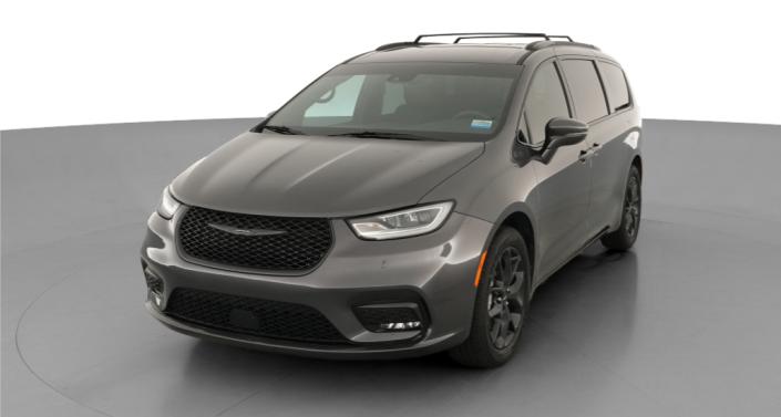 2022 Chrysler Pacifica Touring L Hero Image