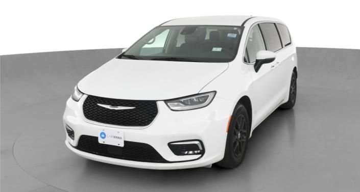2023 Chrysler Pacifica Touring L Hero Image