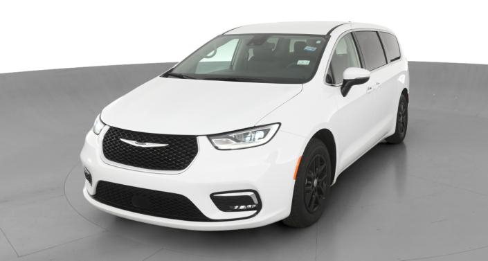 2023 Chrysler Pacifica Touring L Hero Image