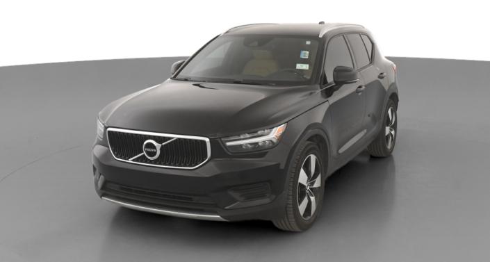 2020 Volvo XC40 T4 Momentum Hero Image