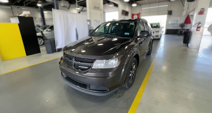 2018 Dodge Journey SE Hero Image