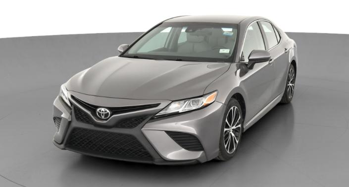 2018 Toyota Camry SE Hero Image