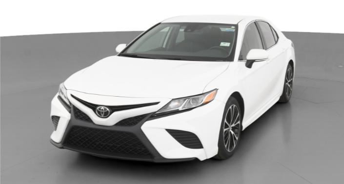 2020 Toyota Camry SE Hero Image