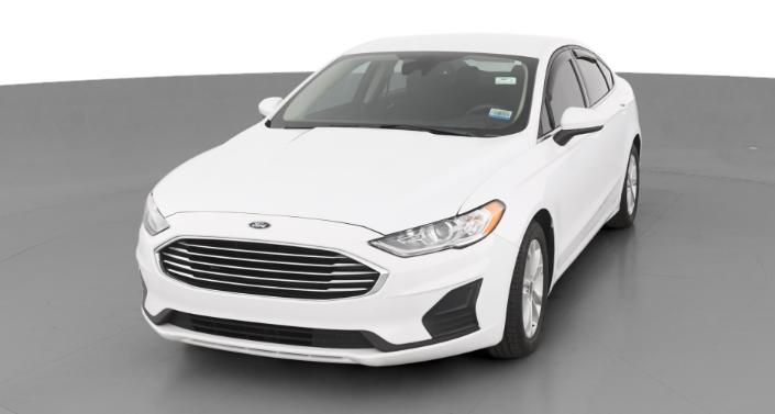 2020 Ford Fusion SE Hero Image