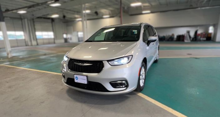 2023 Chrysler Pacifica Touring L Hero Image
