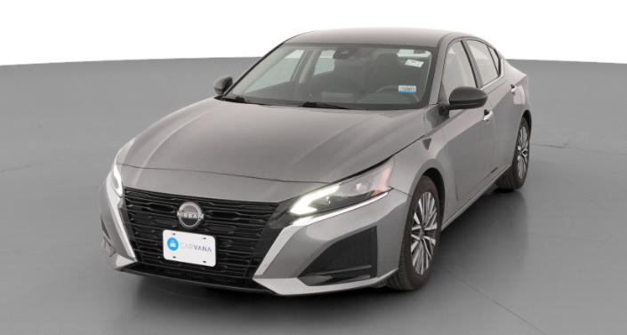 2024 Nissan Altima SV Hero Image