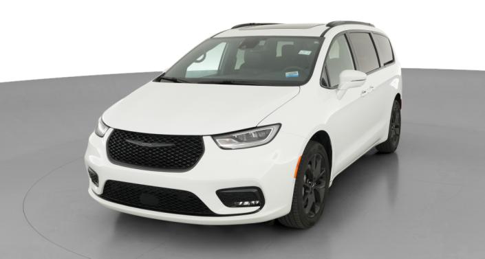 2022 Chrysler Pacifica Touring L -
                  Lorain, OH