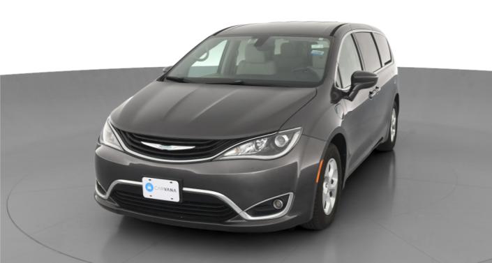 2018 Chrysler Pacifica Hybrid Touring Plus Hero Image