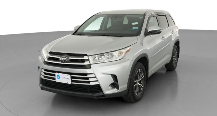 2017 Toyota Highlander LE Hero Image
